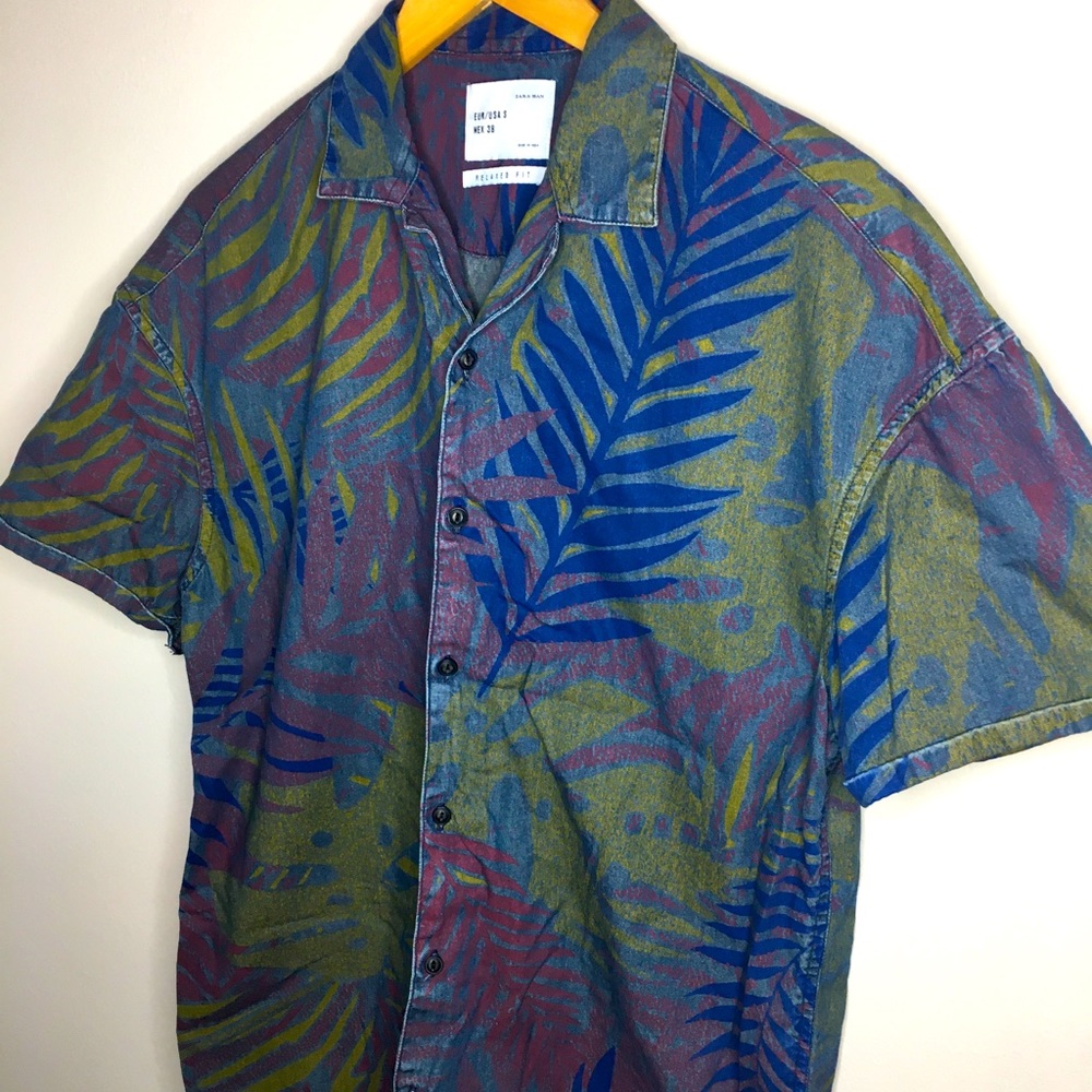 Zara Man Relaxed Fit Short Sleeve Tropical Botanical Floral Denim Button Up